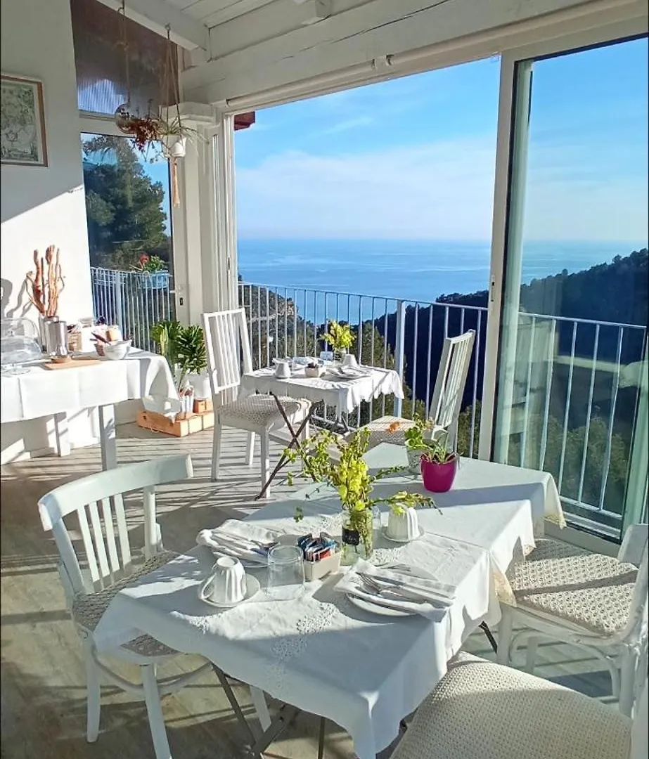 Message In A Bottle Bed And Breakfast Camporosso  Bed & Breakfast